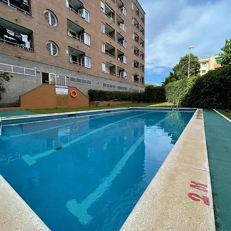 Ideal Family Retreat 5 Minutes From Fenals 公寓 滨海略雷特
